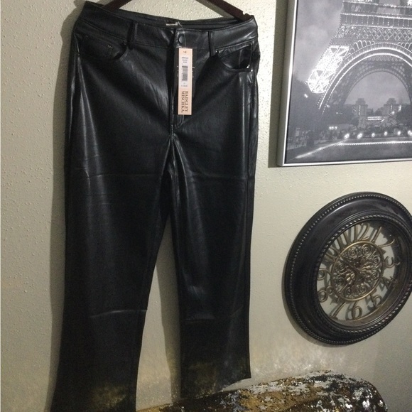 Soft Vegan Leather - Picture 4 of 5